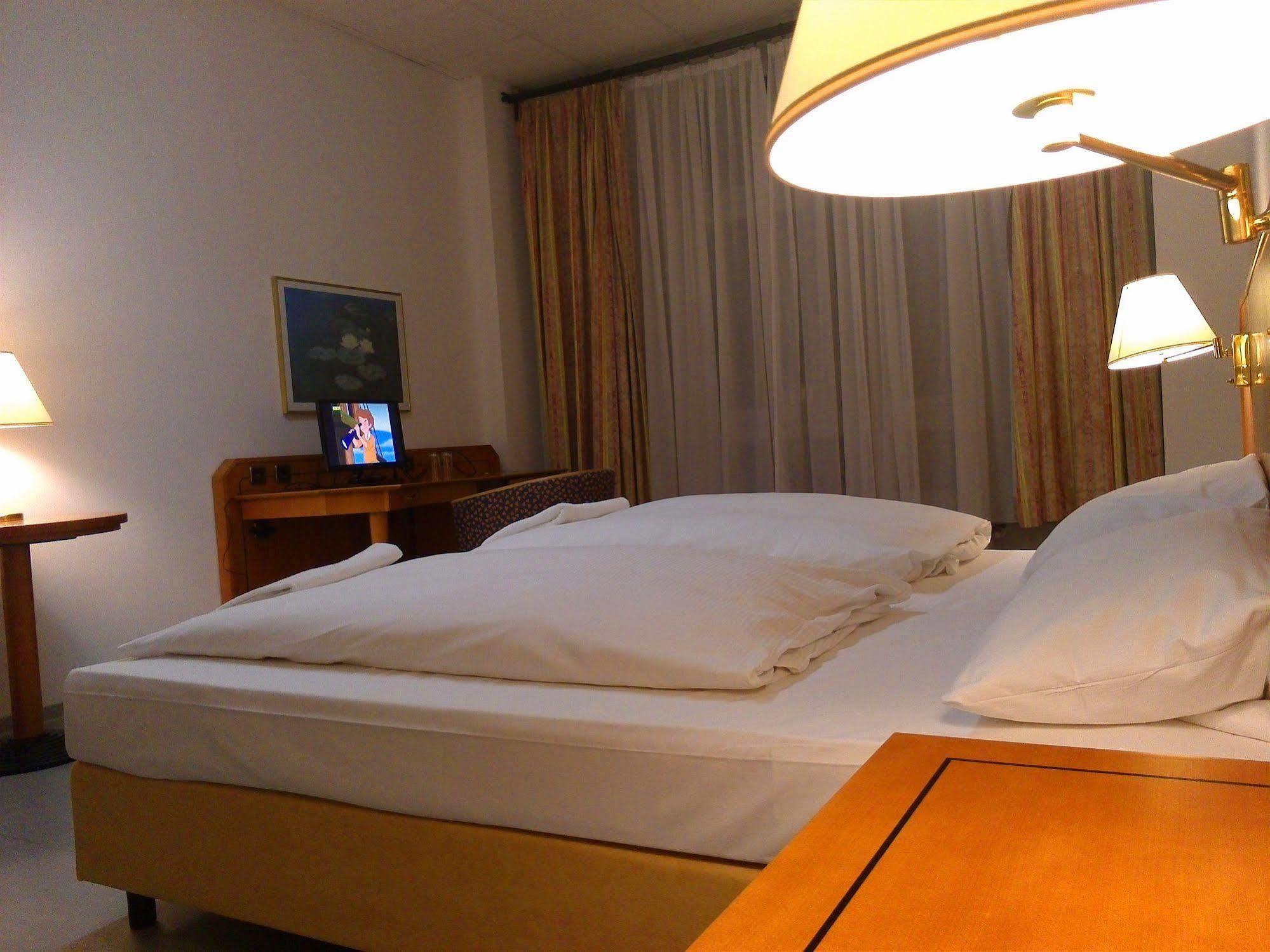 Willy Hotel Frankfurt Франкфурт-на-Майні Екстер'єр фото